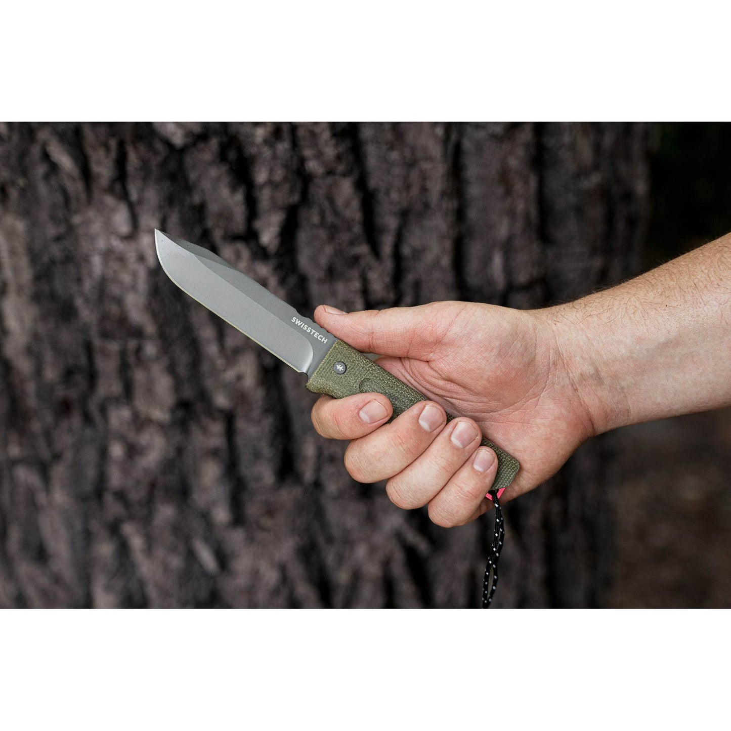 "Swisstech Stählern Fulltang Buschcrafter knife featuring a robust AUS-8 steel blade and durable Canvas Micarta handle, ideal for outdoor adventures like camping and hunting."
