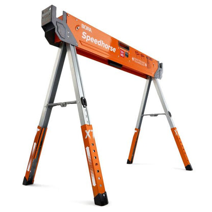 BORA Justerbar Speedhorse XT Arbeidsbukk med justerbare bein, arbeidshøyde 76–91 cm, og bæreevne opptil 816 kg, ideell for krevende byggeplasser.