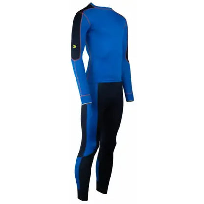K2 Unisex Superundertøy sett i lys blå og mørk blå, laget av 100 % resirkulert polyester, tilbyr komfort, fukttransport og slitestyrke for kalde dager, perfekt for både arbeid og fritid.