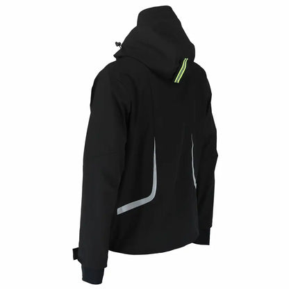   "Wrks Grimen jakke i fargen Black Beauty, en lett og allsidig softshell-jakke med vannavvisende egenskaper, avtagbar hette, lun fleece i kragen, og praktiske lommer, perfekt for hverdagsbruk og utendørsaktiviteter."
